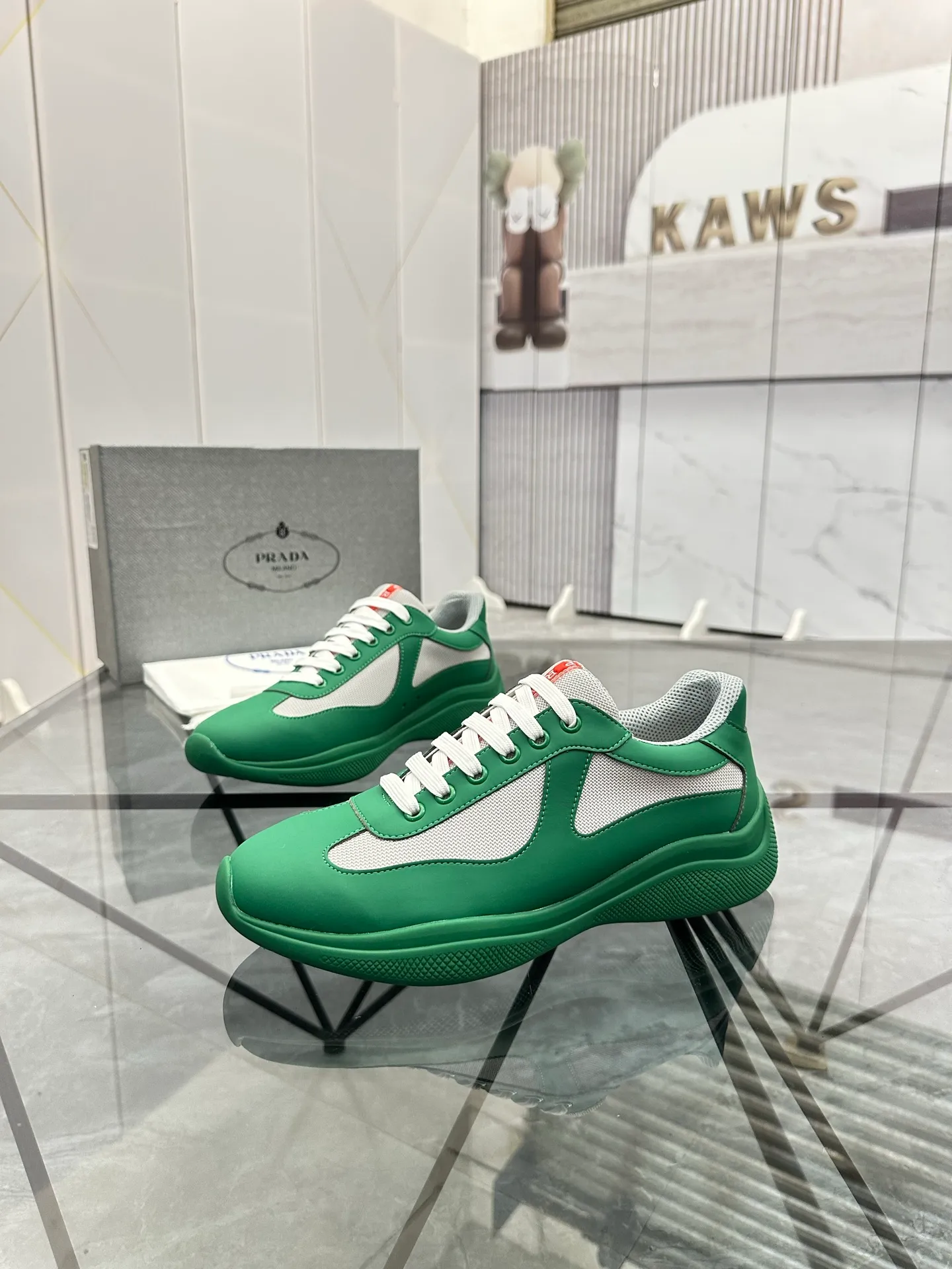 Men's shoes: 💰P360¥ Product trademark: Prada *"Prada*" low-top casual shoes Regular size: 35-47 (can be customized to 48) couple style Product materials: imported silk leather upper, breathable lining, original outsole. Number: 943